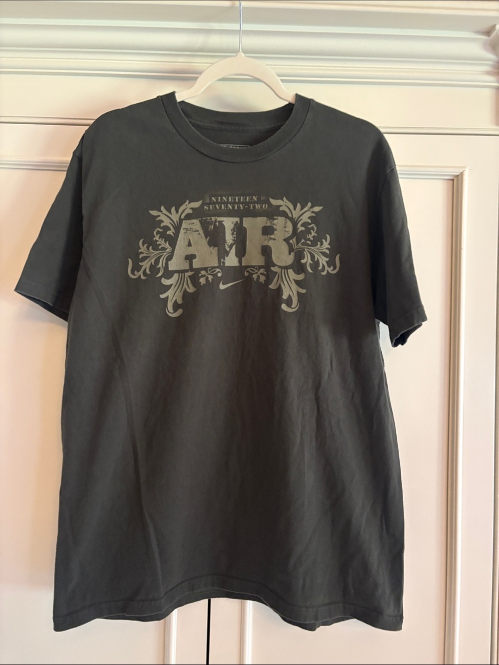 Vintage Nike Men’s Air Graphic Short-Sleeve Tee in Dark Gray